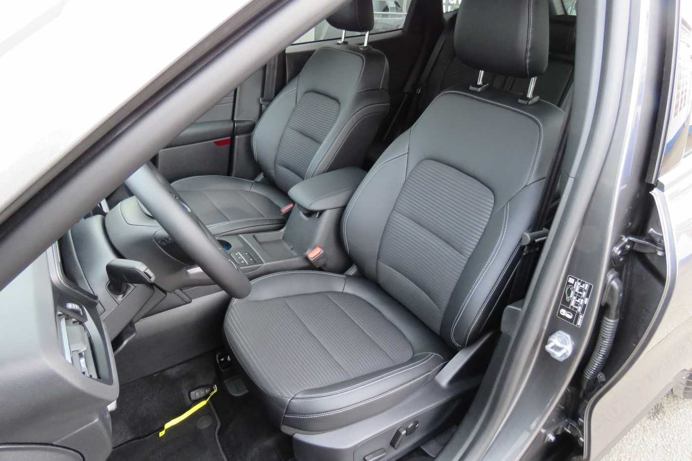 Ford Kuga Hybrid Titanium X - Samsaru's Car Outlet