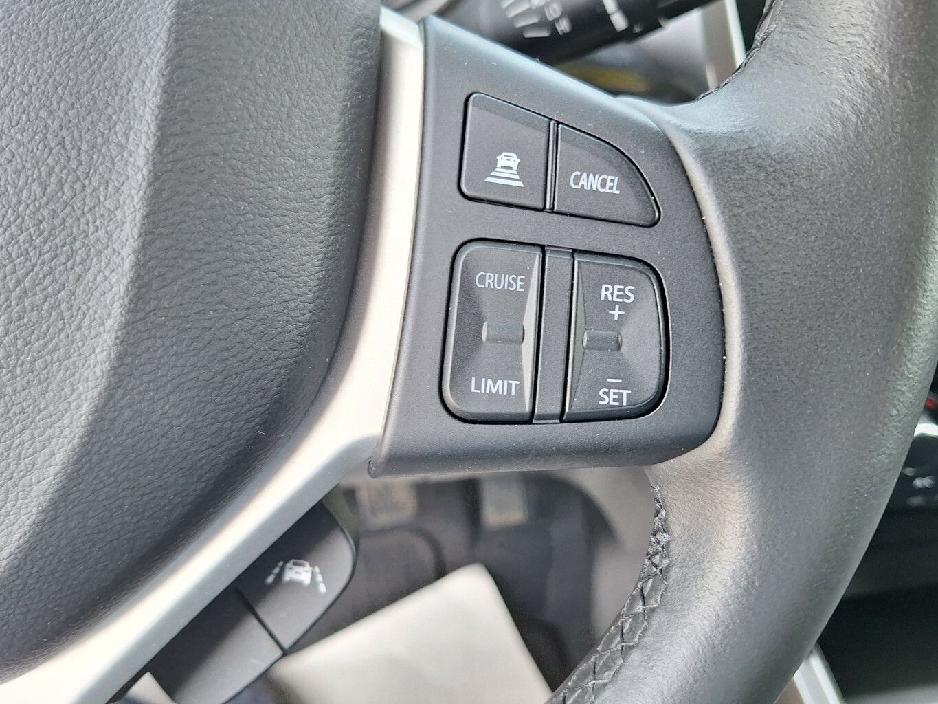 Suzuki Vitara 1.4 Mild-Hybrid Comfort - Samsaru's Car Outlet