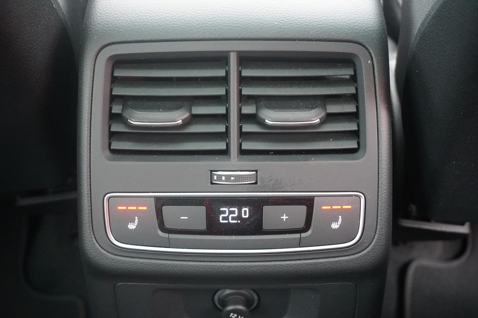 Audi A4 35 2.0 TFSI Avant S-line - Samsaru's Car Outlet