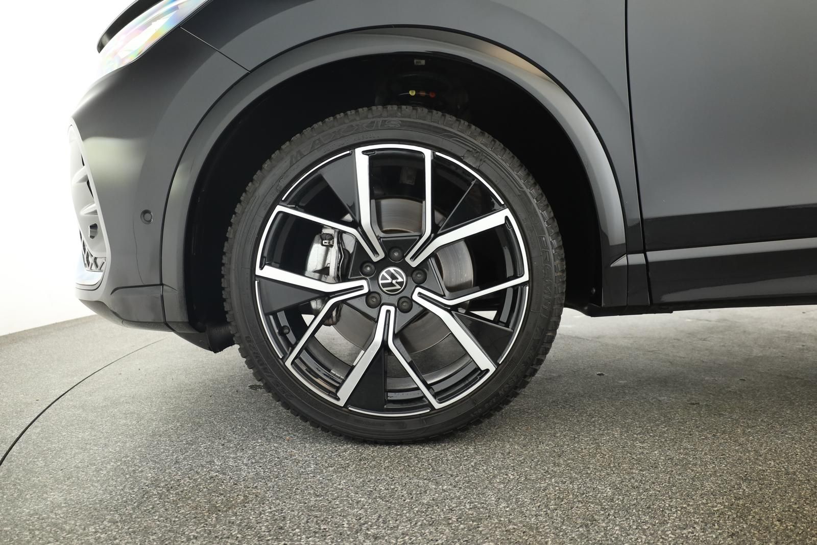 Volkswagen Tiguan 2.0 TDI 4M DSG R-Line Leder Pano Navi 360