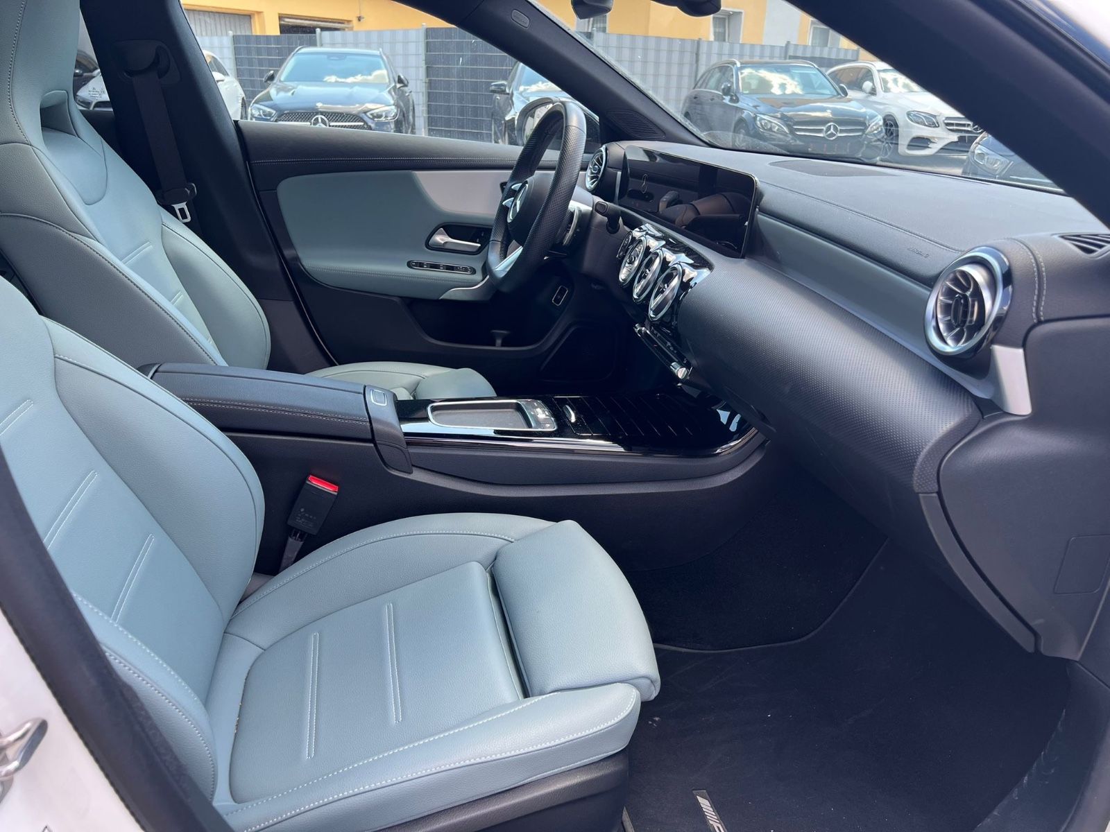 Mercedes-Benz CLA 200 AMG - Samsaru's Car Outlet