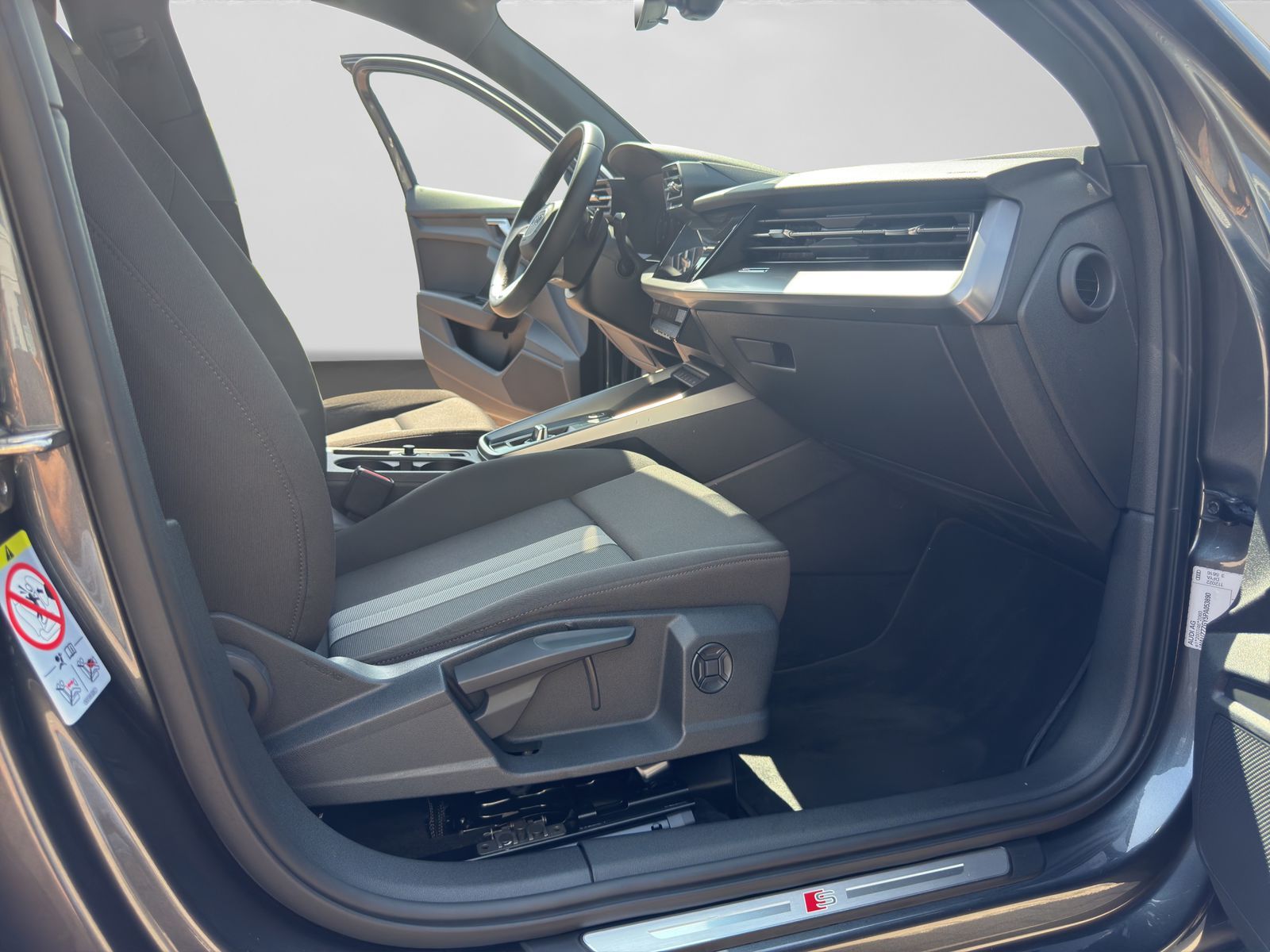Audi A3 Sportback 35 TFSI S line - Samsaru's Car Outlet