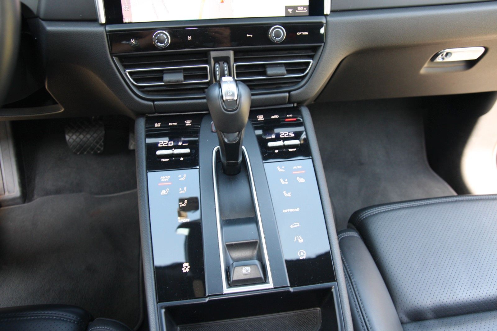 Porsche Macan - Samsaru's Car Outlet