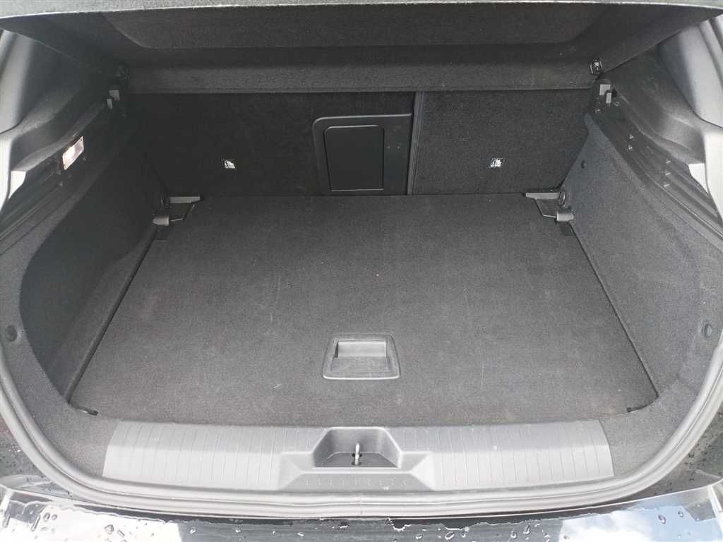 Opel Astra 1.2 Business - Samsaru's Car Outlet