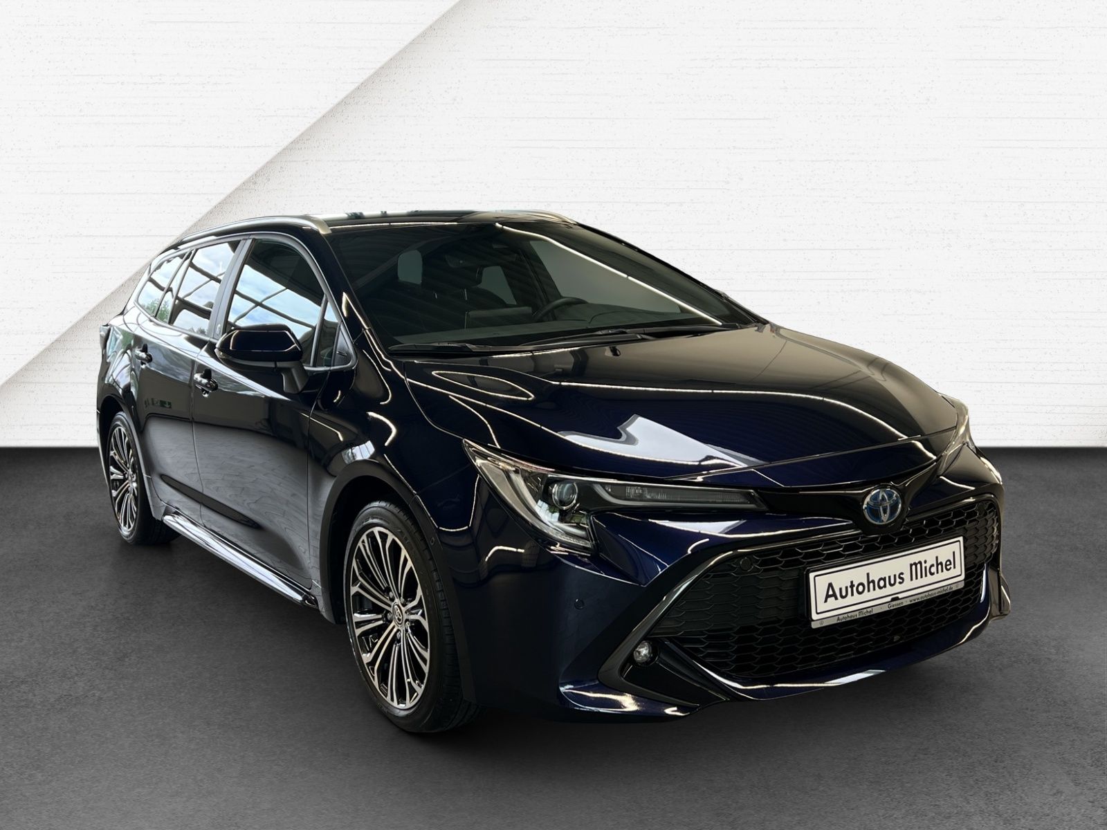 Toyota Corolla Touring Sports MILD-Hybrid - Samsaru's Car Outlet