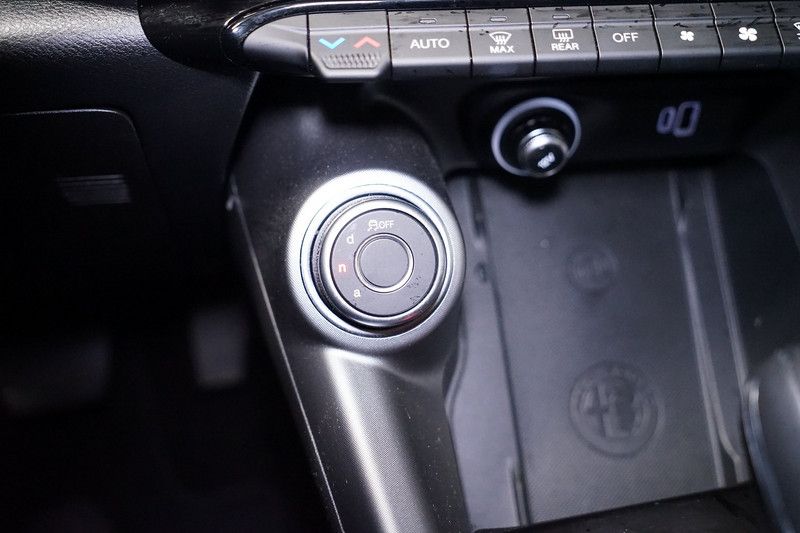 Alfa Romeo Tonale 1.5 VGT Hybrid Ti Aut.*Matrix*Kamera*Keyl