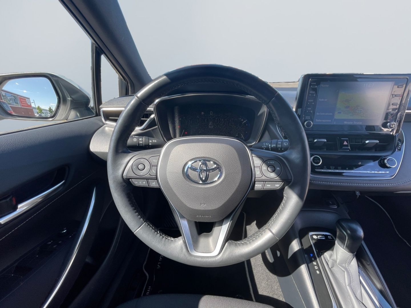 Toyota Corolla 1.8 Hybrid TS - Samsaru's Car Outlet