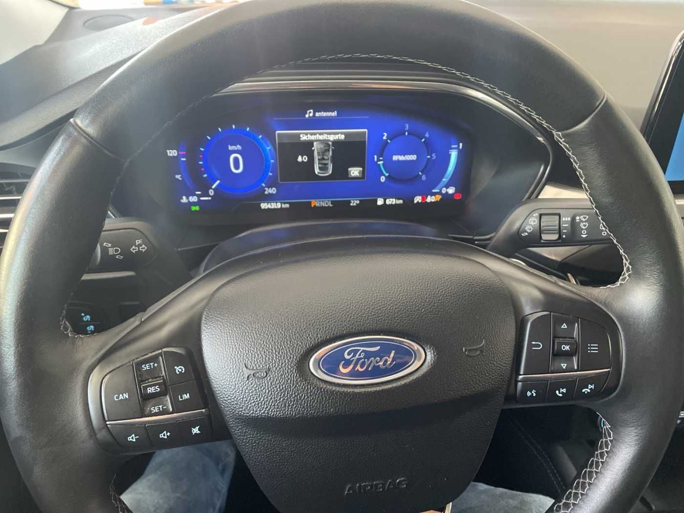 Ford Focus Turnier Aut. TITANIUM X - Samsaru's Car Outlet