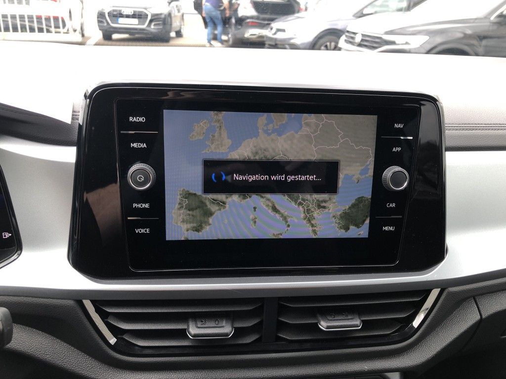 Volkswagen T-Roc 1.0 Life - Samsaru's Car Outlet