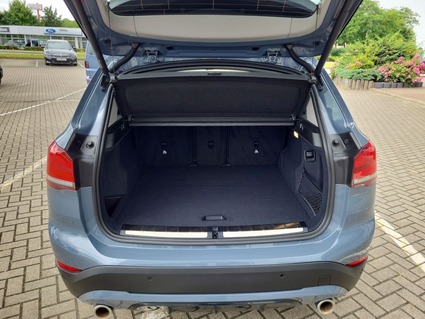 BMW X1 20i Sport Line - Samsaru's Car Outlet