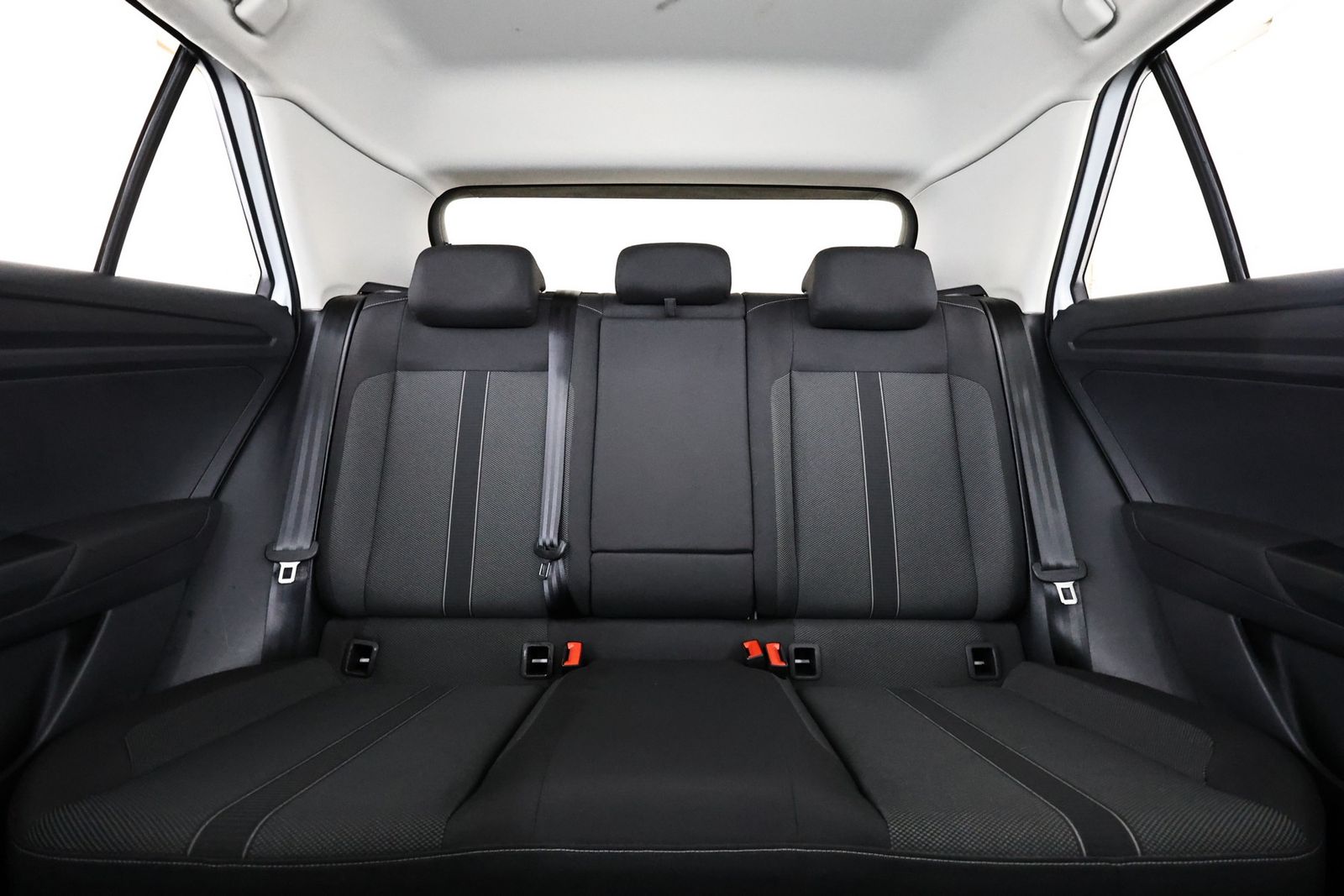 Volkswagen T-Roc 1.0 TSI Life - Samsaru's Car Outlet