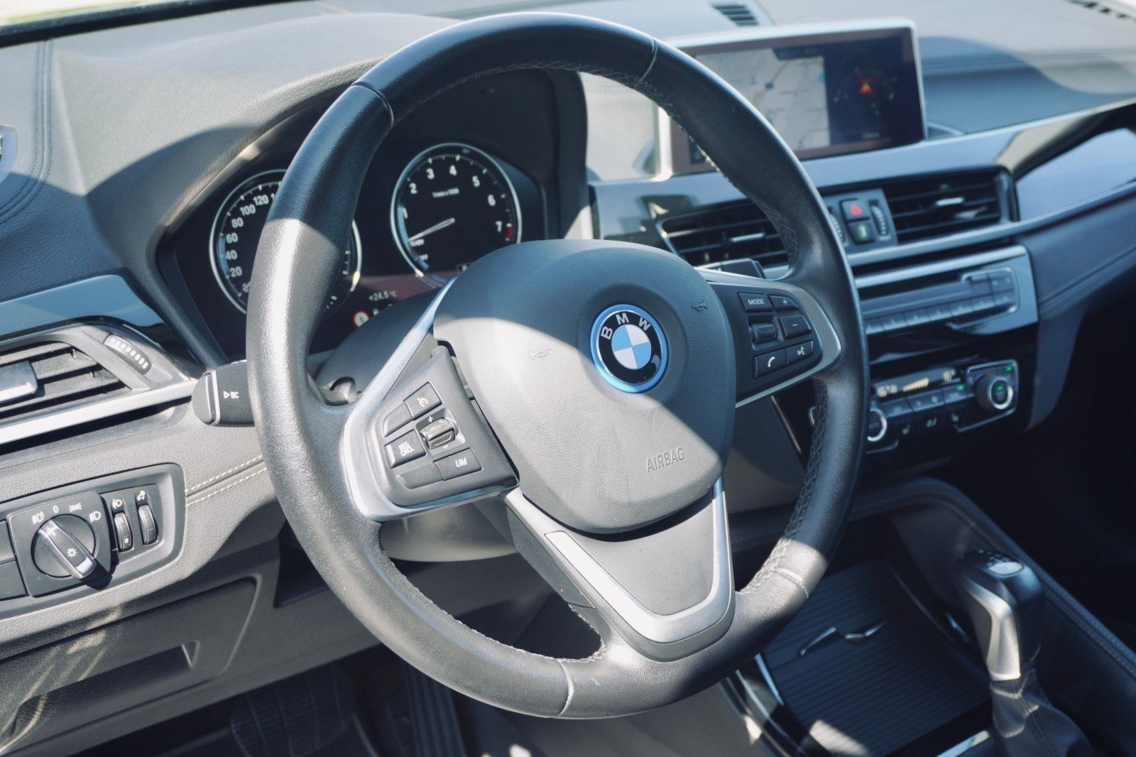 BMW X1 xDrive25e Sport Line - Samsaru's Car Outlet