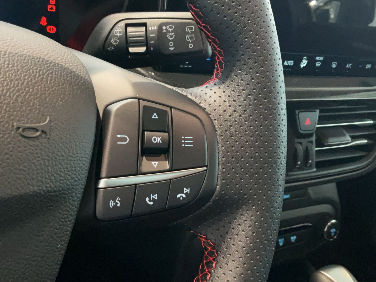 Ford Focus ST-Line X Turnier Automatik *Jubiläumsange