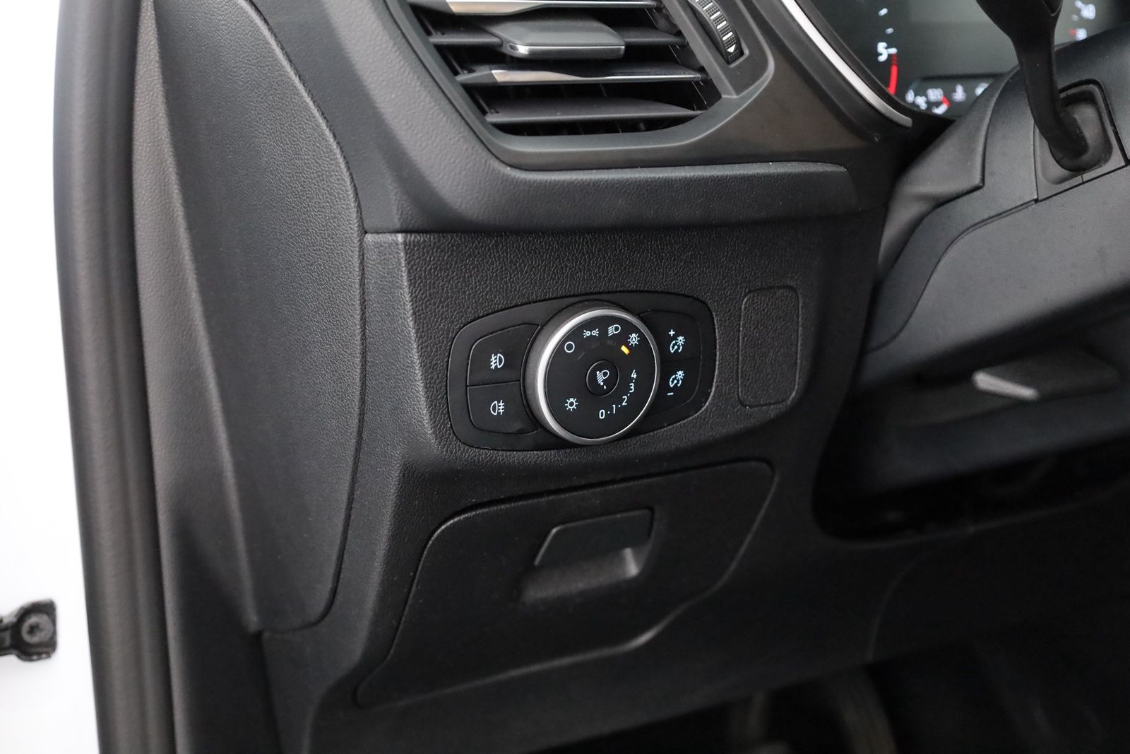 Ford Focus Turnier 2.0 EcoBlue Aut. - Samsaru's Car Outlet