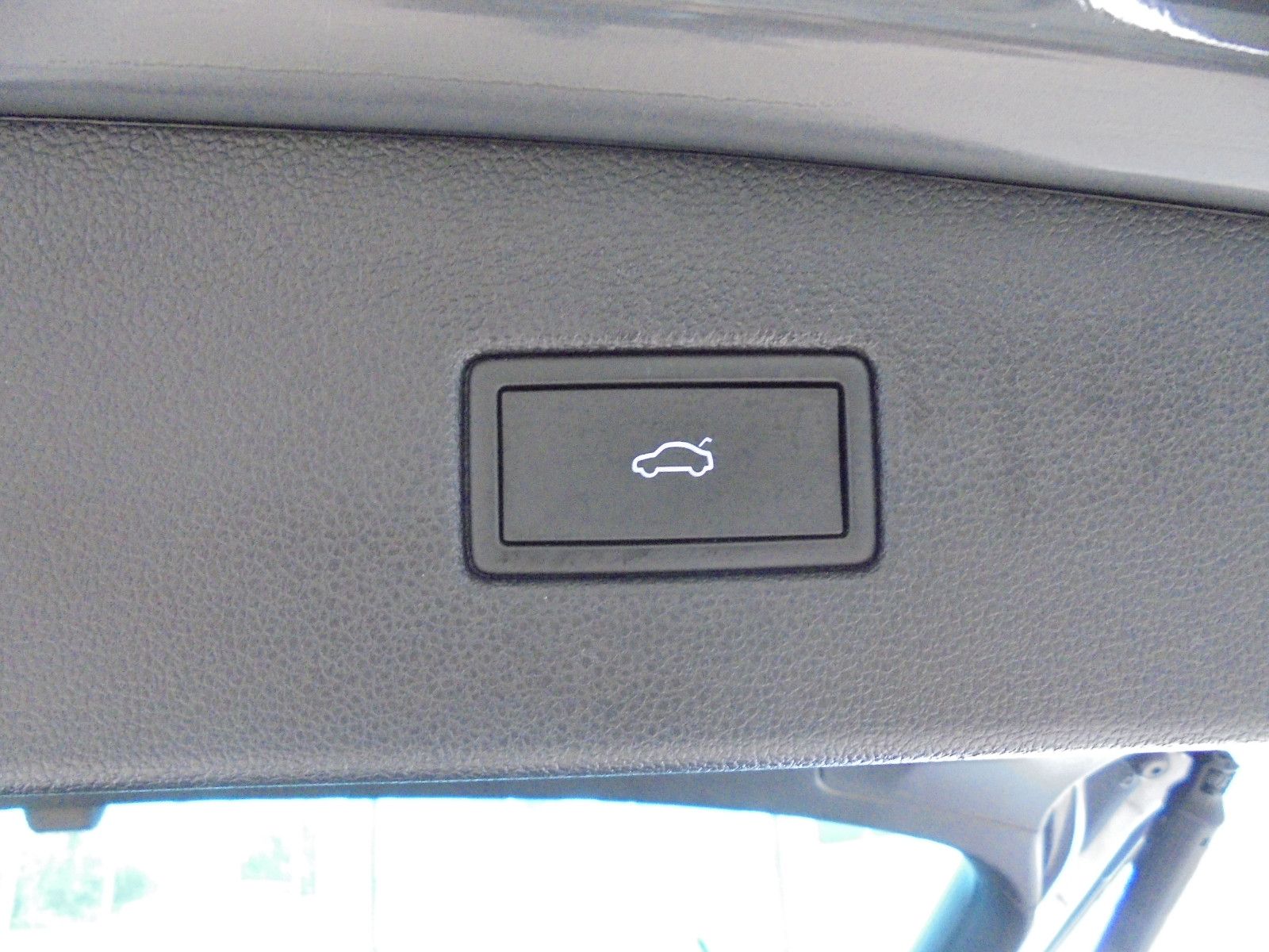 Volkswagen Tiguan Life TDI - Samsaru's Car Outlet
