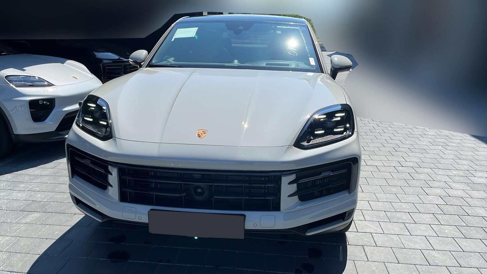 Porsche Cayenne Coupe | PROD25 | 18-Way | TV