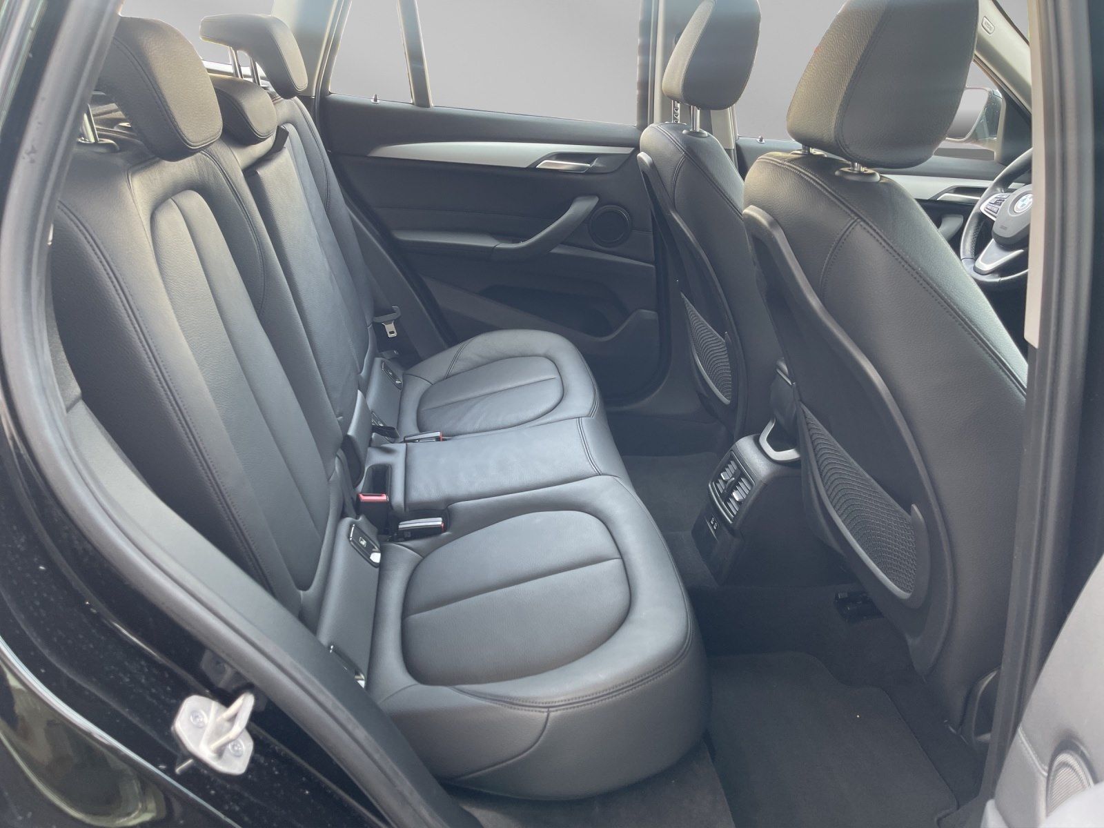 BMW X1 xDrive25d Advantage - Samsaru's Car Outlet