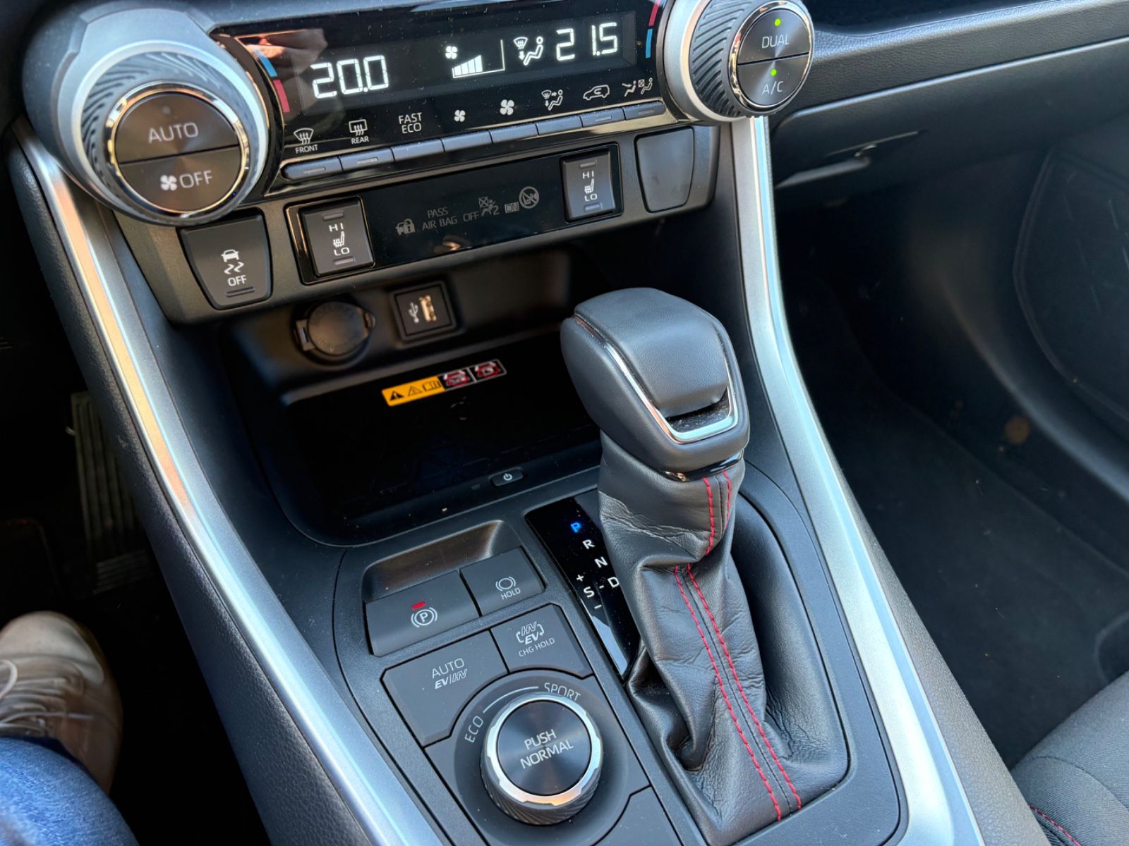 Toyota RAV4 Hybrid 4x4 Teamplayer **ALLRAD**