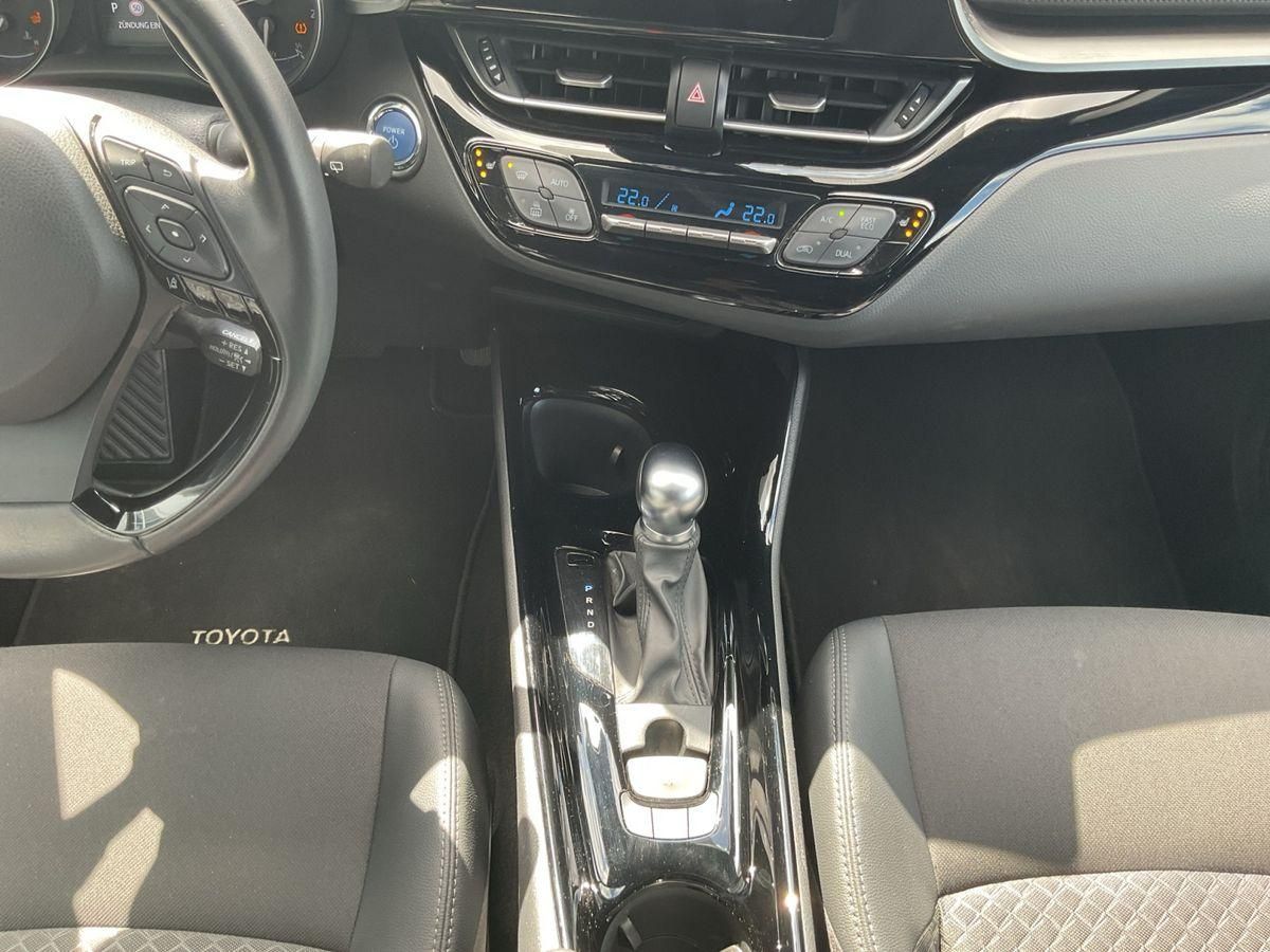 Toyota C-HR HYBRID TEAM D 1.8 16V - Samsaru's Car Outlet