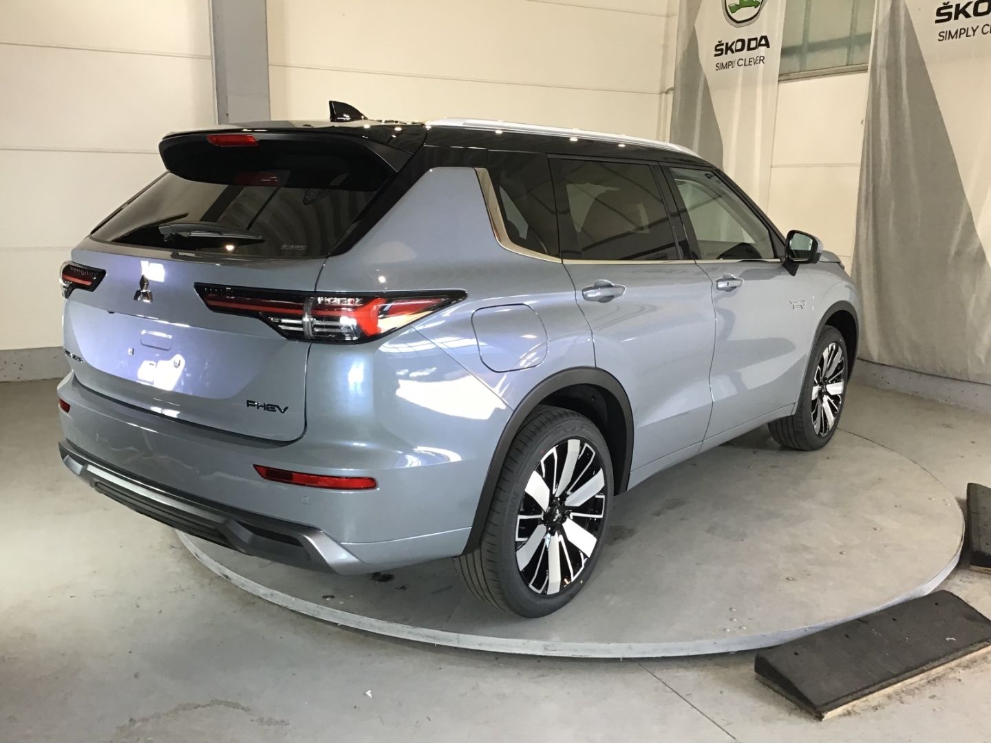 Mitsubishi Outlander TOP PHEV  ACC/Pano/Navi/Leder/360°