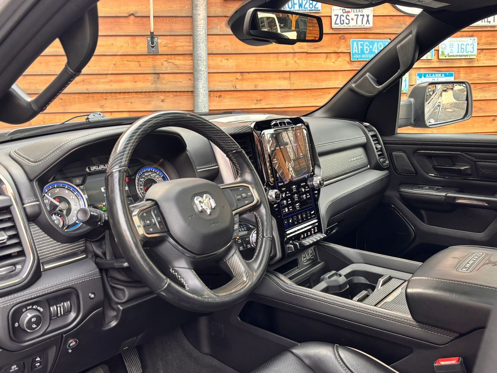 Dodge RAM 1500 5,7 Limited 4x4 LED Pano AHK Memory LPG