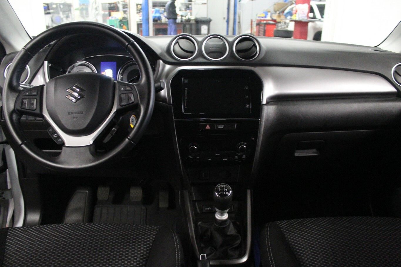 Suzuki Vitara 1.4 Boosterjet Comfort Hybrid - Samsaru's Car Outlet