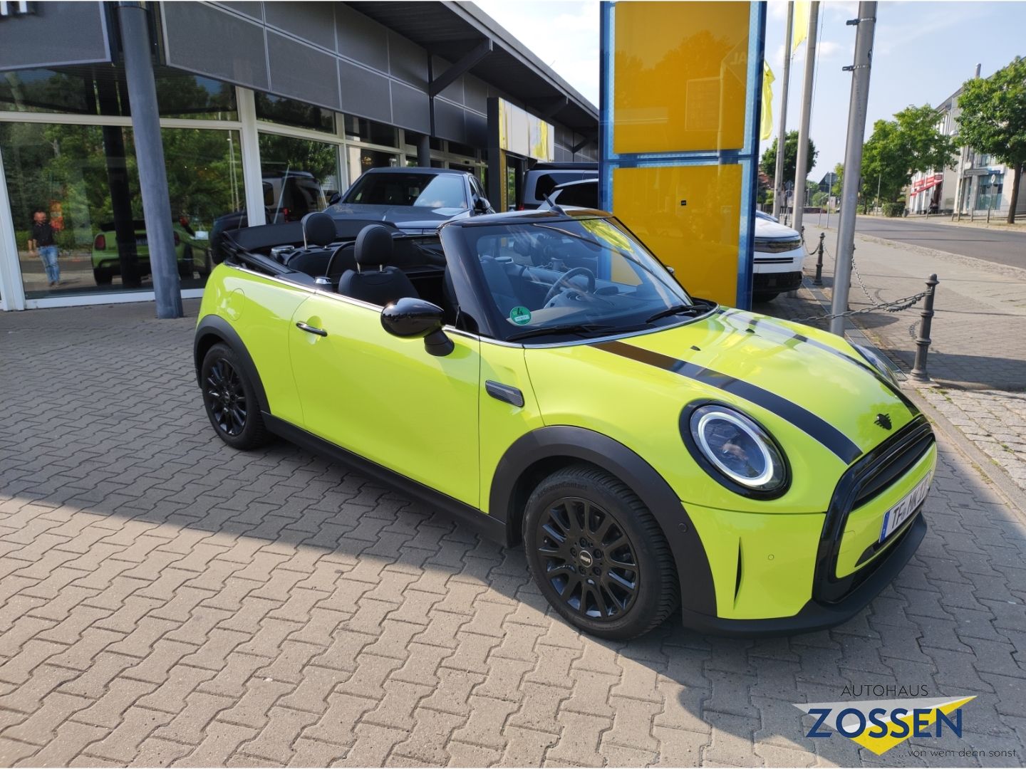 MINI Cooper Cabrio Classic - Samsaru's Car Outlet