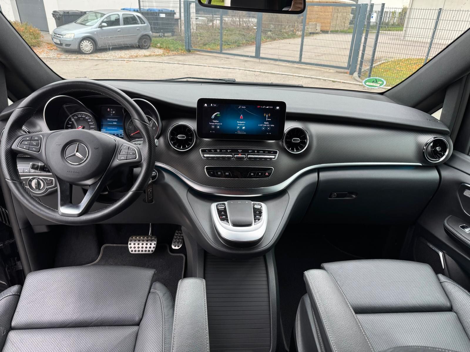 Mercedes-Benz V 300 4 Matic AMG Paket - Samsaru's Car Outlet