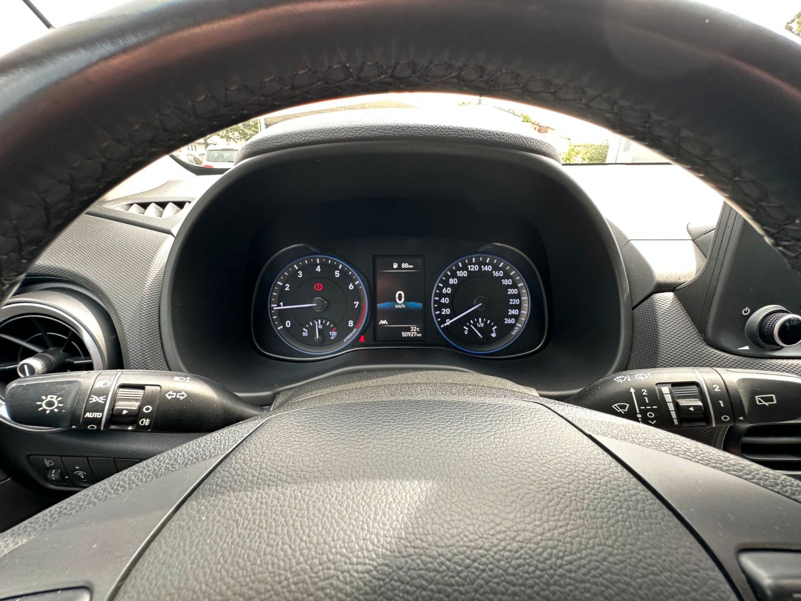 Hyundai Kona Pure 2WD - Samsaru's Car Outlet