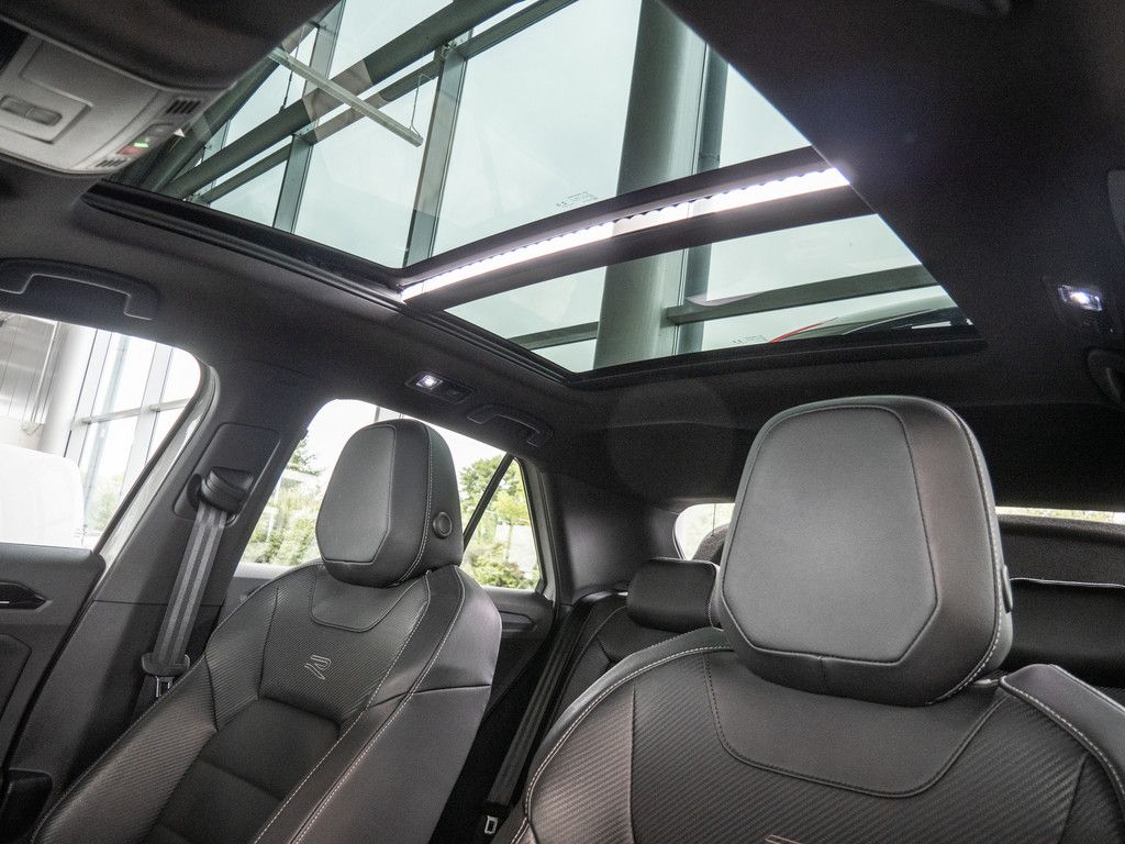 Volkswagen T-Roc black Style R-Line 2.0 TSI 4 Motion - Samsaru's Car Outlet