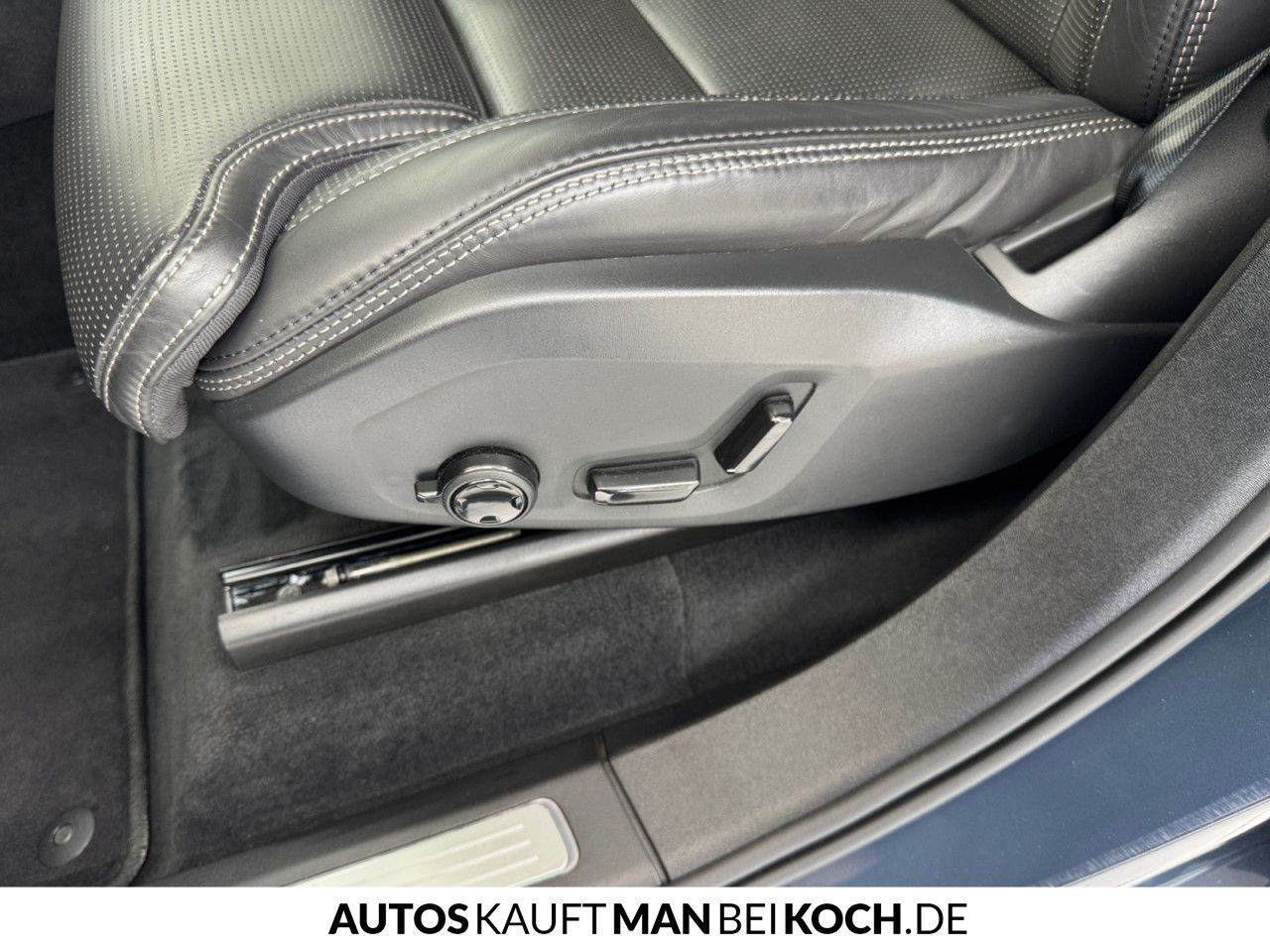 Volvo XC90 B6 AWD Ultimate Dark HIGH-END StandHzg