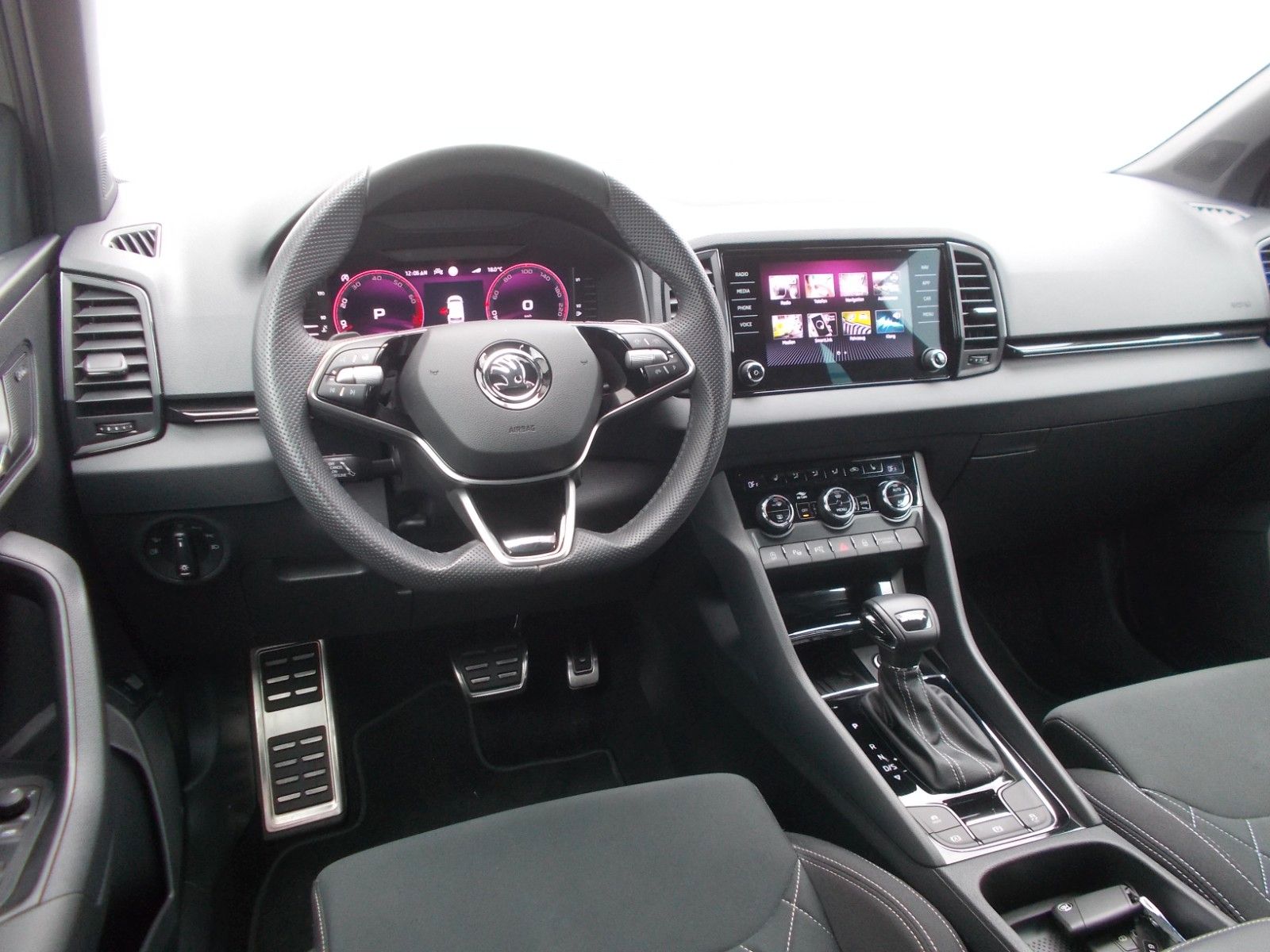 Skoda Karoq  1.5 TSI Sportline*DSG*Navi*LED *360° *AHK