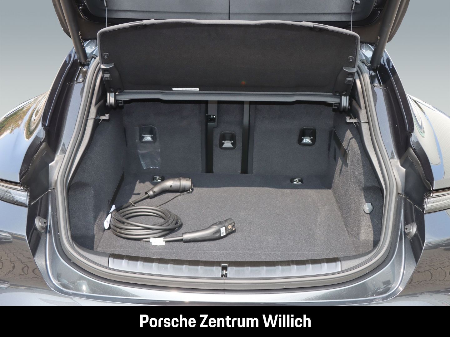 Porsche Taycan Sport Turismo InnoDrive Surround-View LED