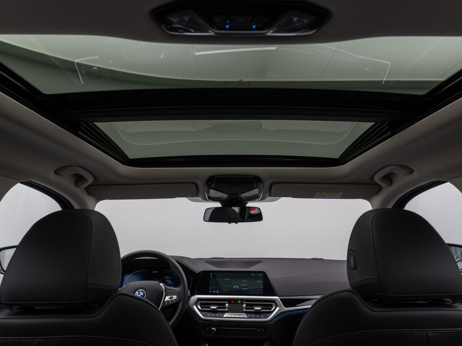 BMW 320e Sport Line - Samsaru's Car Outlet