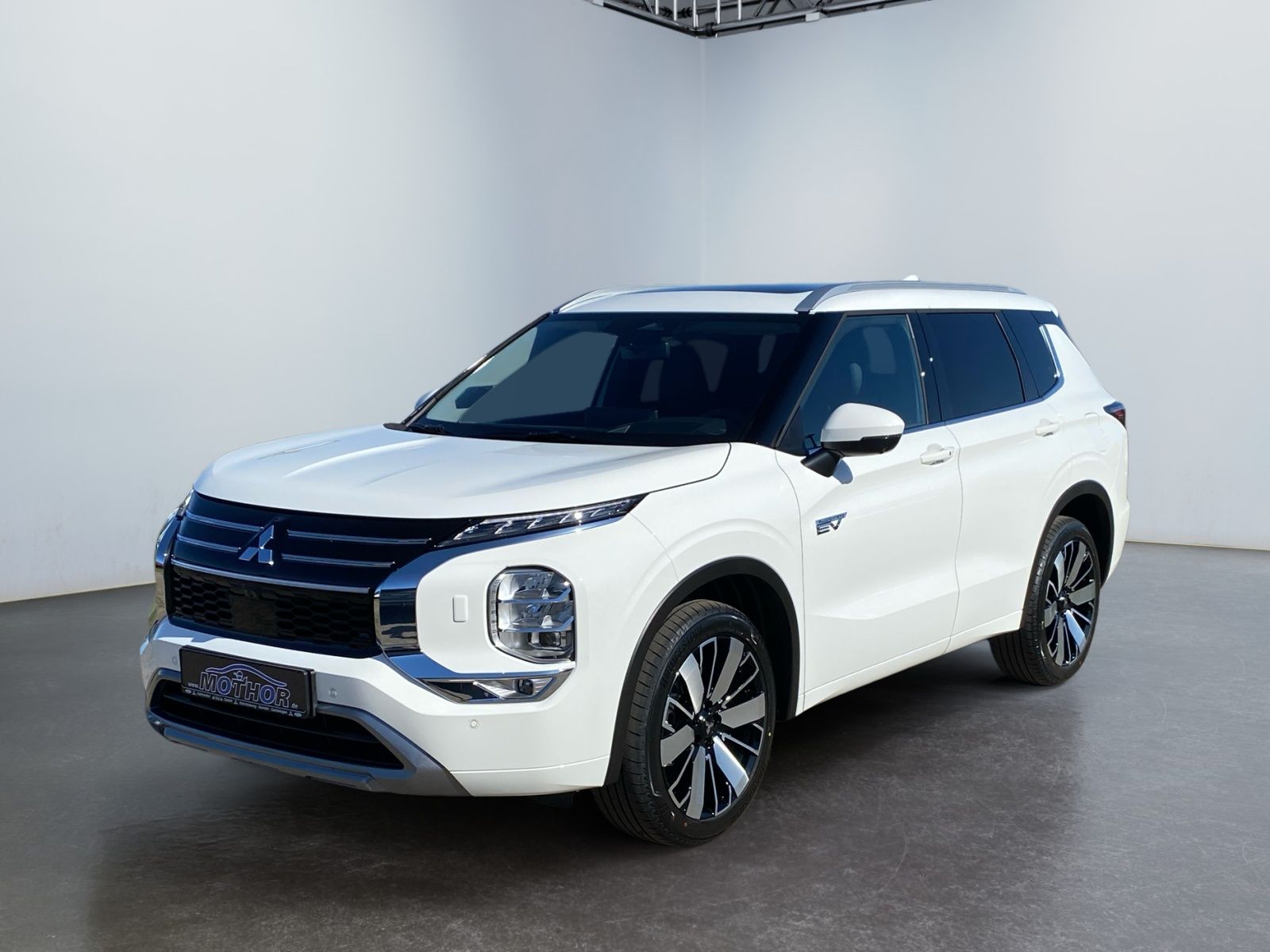 Mitsubishi Outlander Top 2.4 PHEV ACC PDC FLA STH LED