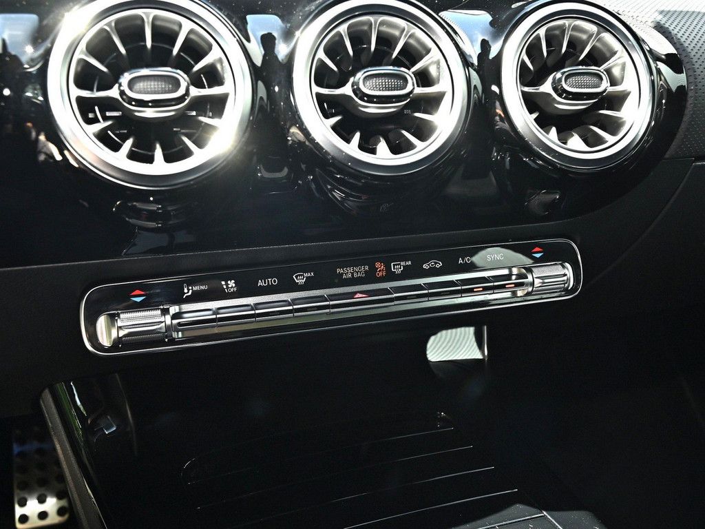Mercedes-Benz CLA 250 SB 4M AMG Sport Premium - Samsaru's Car Outlet