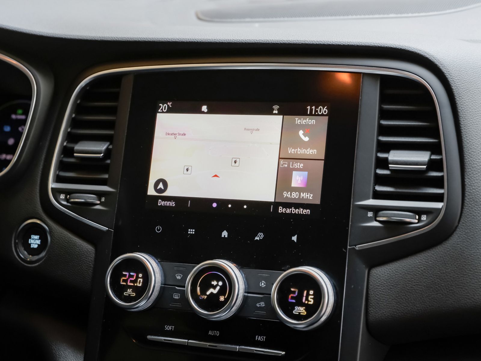 Renault Megane Grandtour ZEN E-TECH Plug-in - Samsaru's Car Outlet