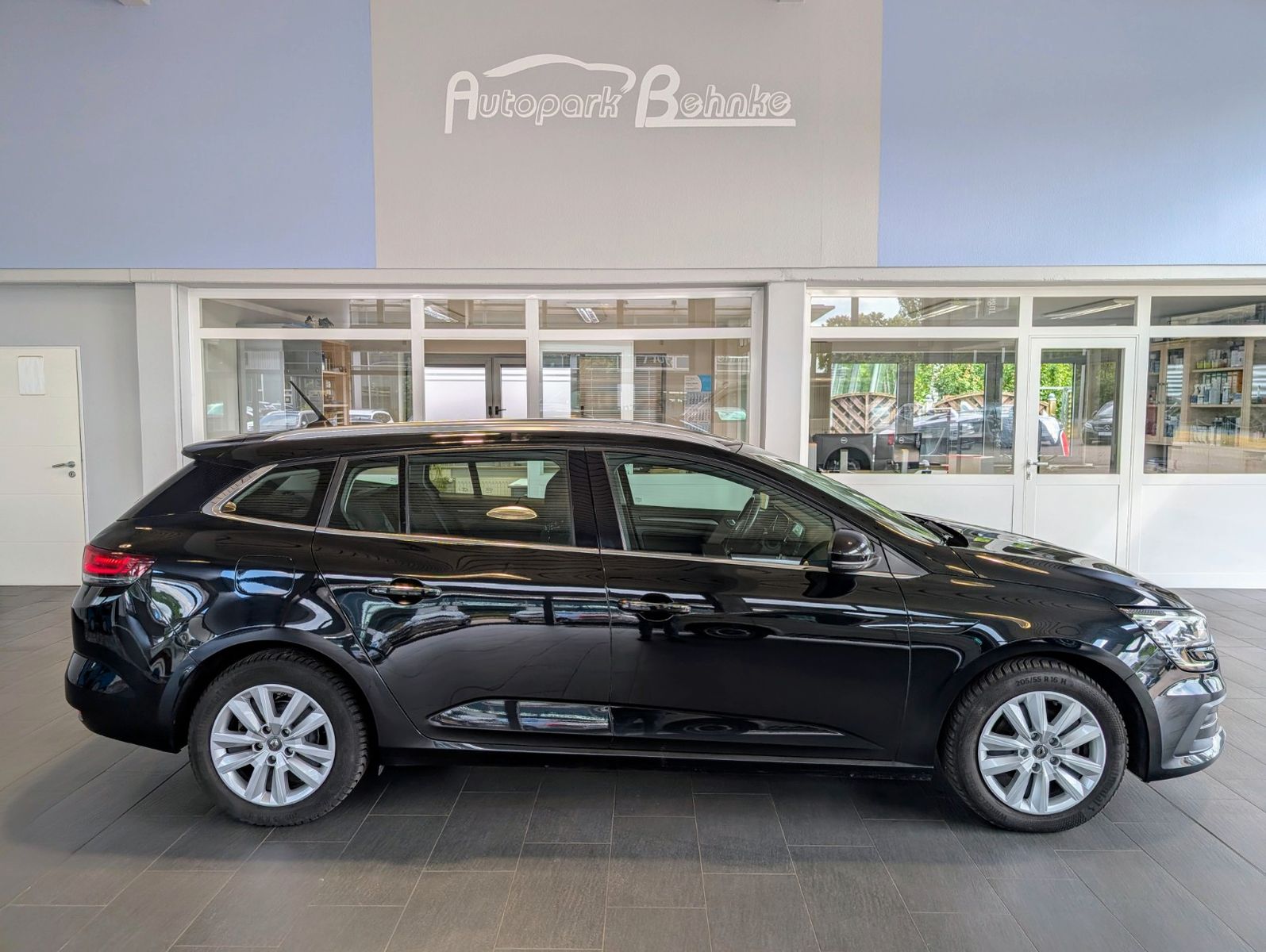 Renault Megane Grandtour - Samsaru's Car Outlet