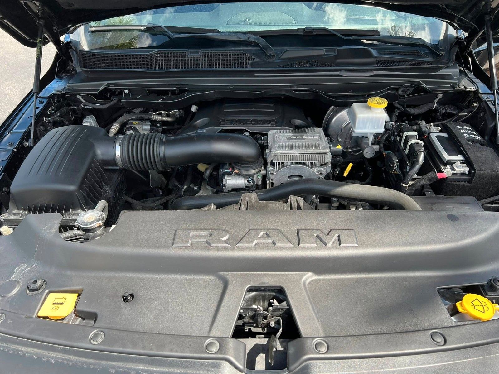 Dodge RAM Rebel 1500 4x4 CrewCab unfallfrei in Hamburg