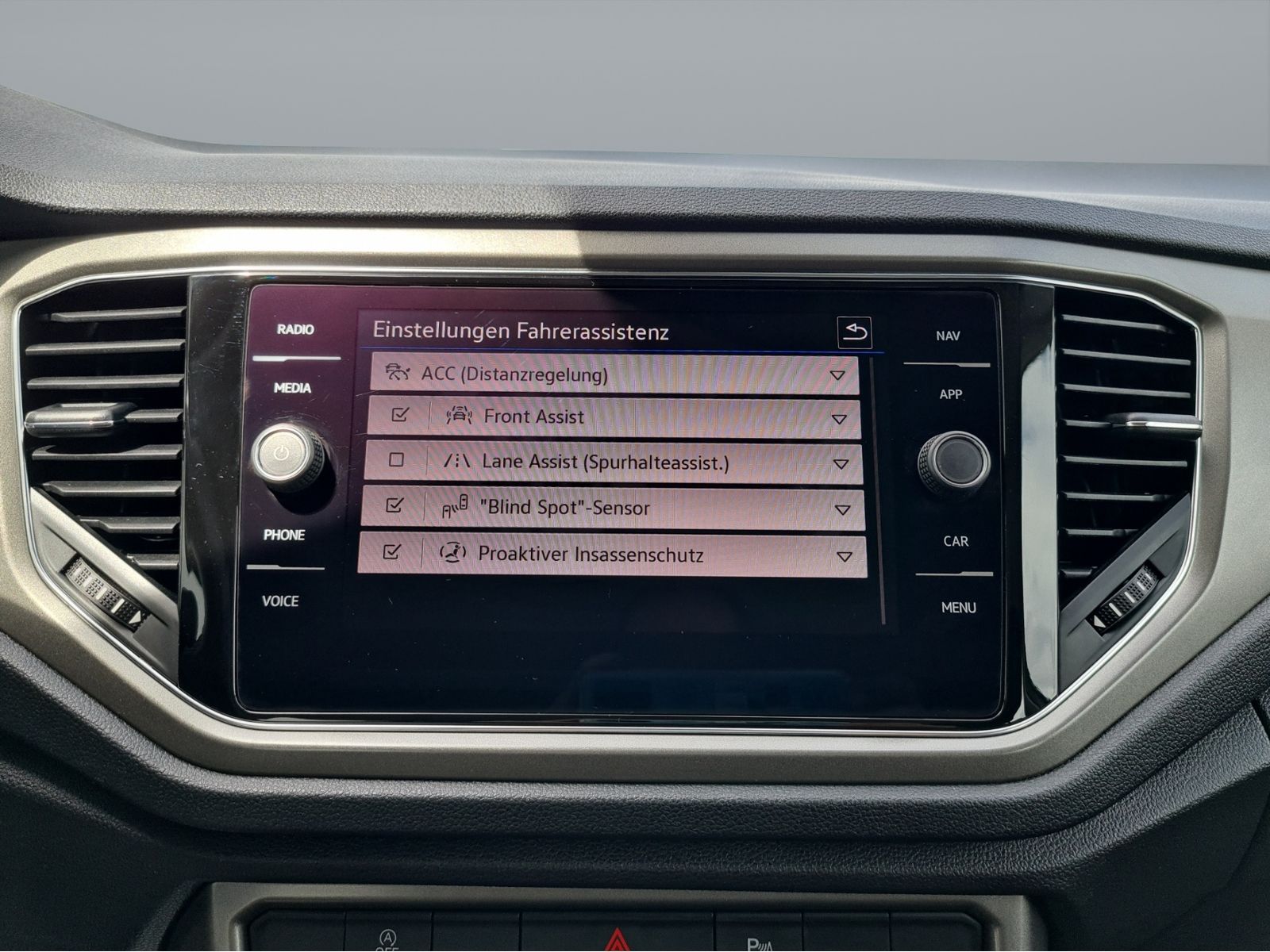 Volkswagen T-ROC 1.5 TSI Style - Samsaru's Car Outlet