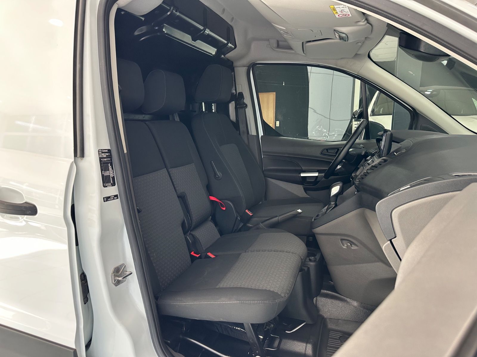 Ford Transit Connect Kasten 220 L1 S&S Aut - Samsaru's Car Outlet