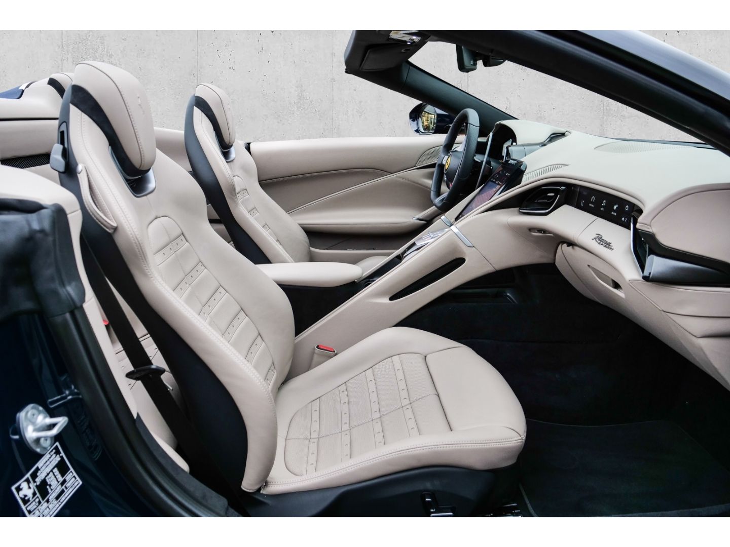 Ferrari Roma Spider - Samsaru's Car Outlet