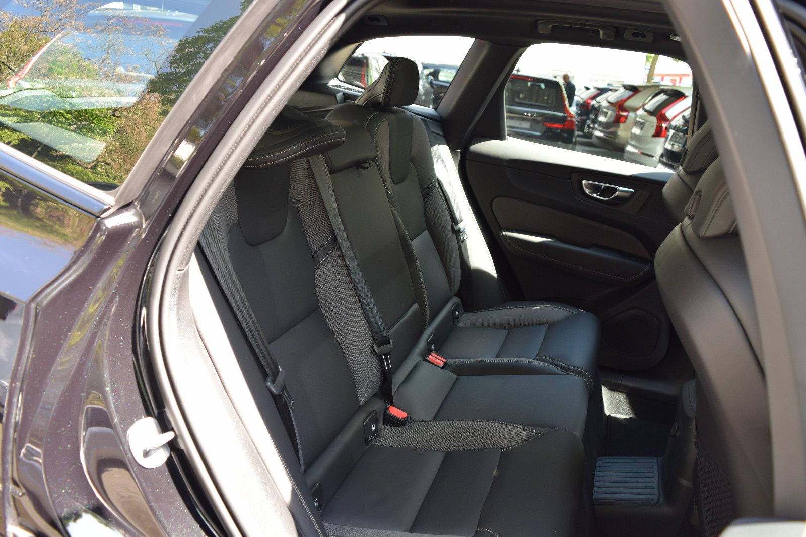 Volvo XC60 T6 Plus Black Edition - Samsaru's Car Outlet