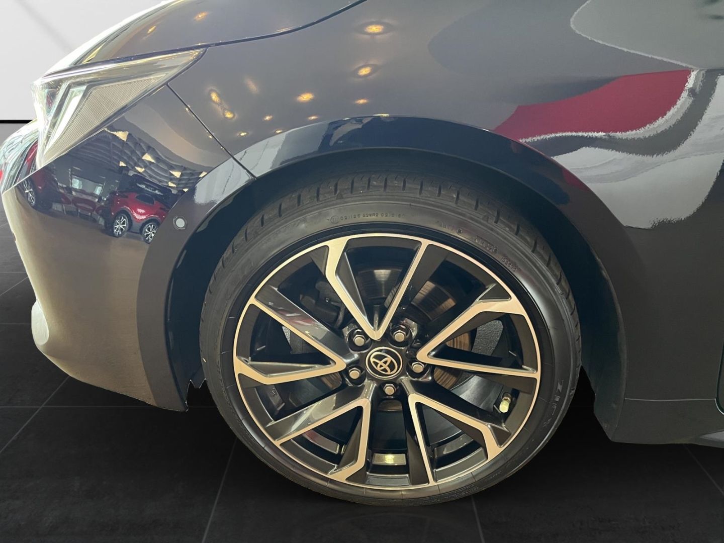 Toyota Corolla 2.0 TS Hybrid Lounge *Navi*LED*Panorama*