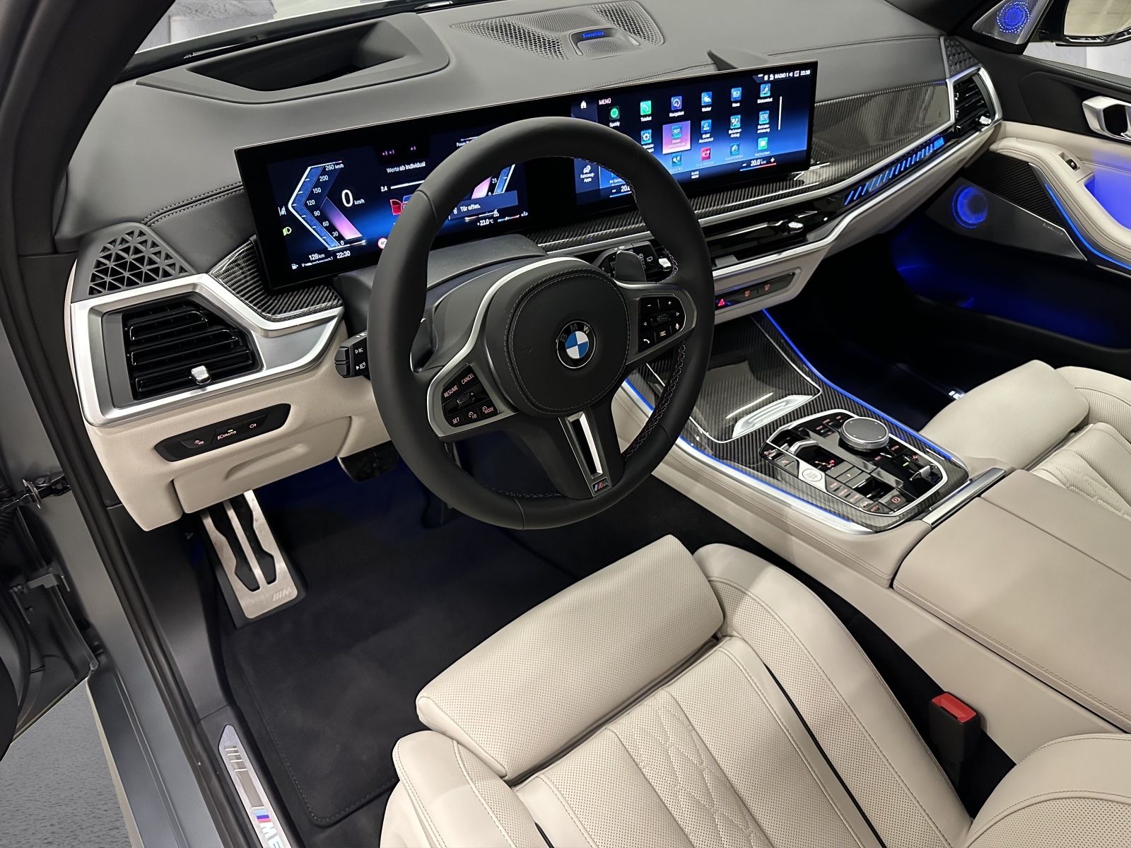 BMW X5 M60i xD Bowers/Carbon/Standhzg/AHK/Sky