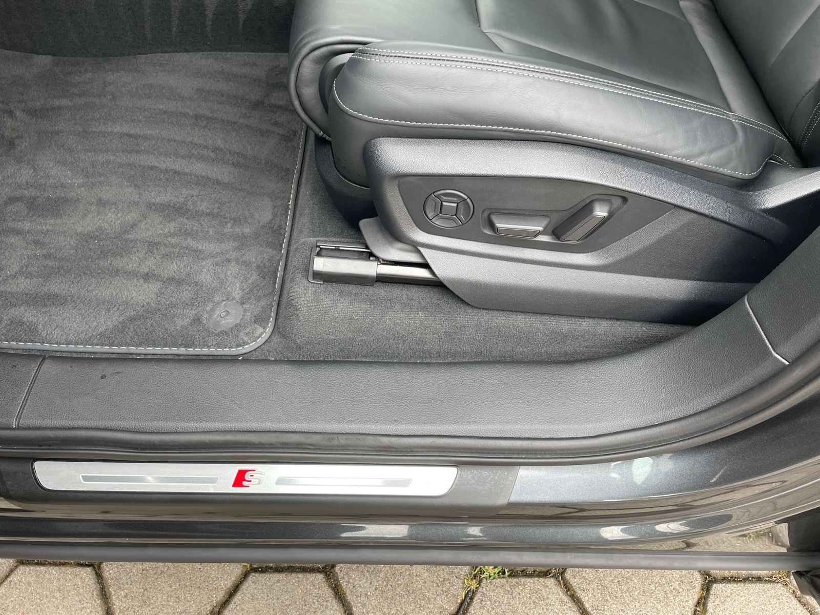 Audi Q7 50 TDI quattro S line Matrix Stdh