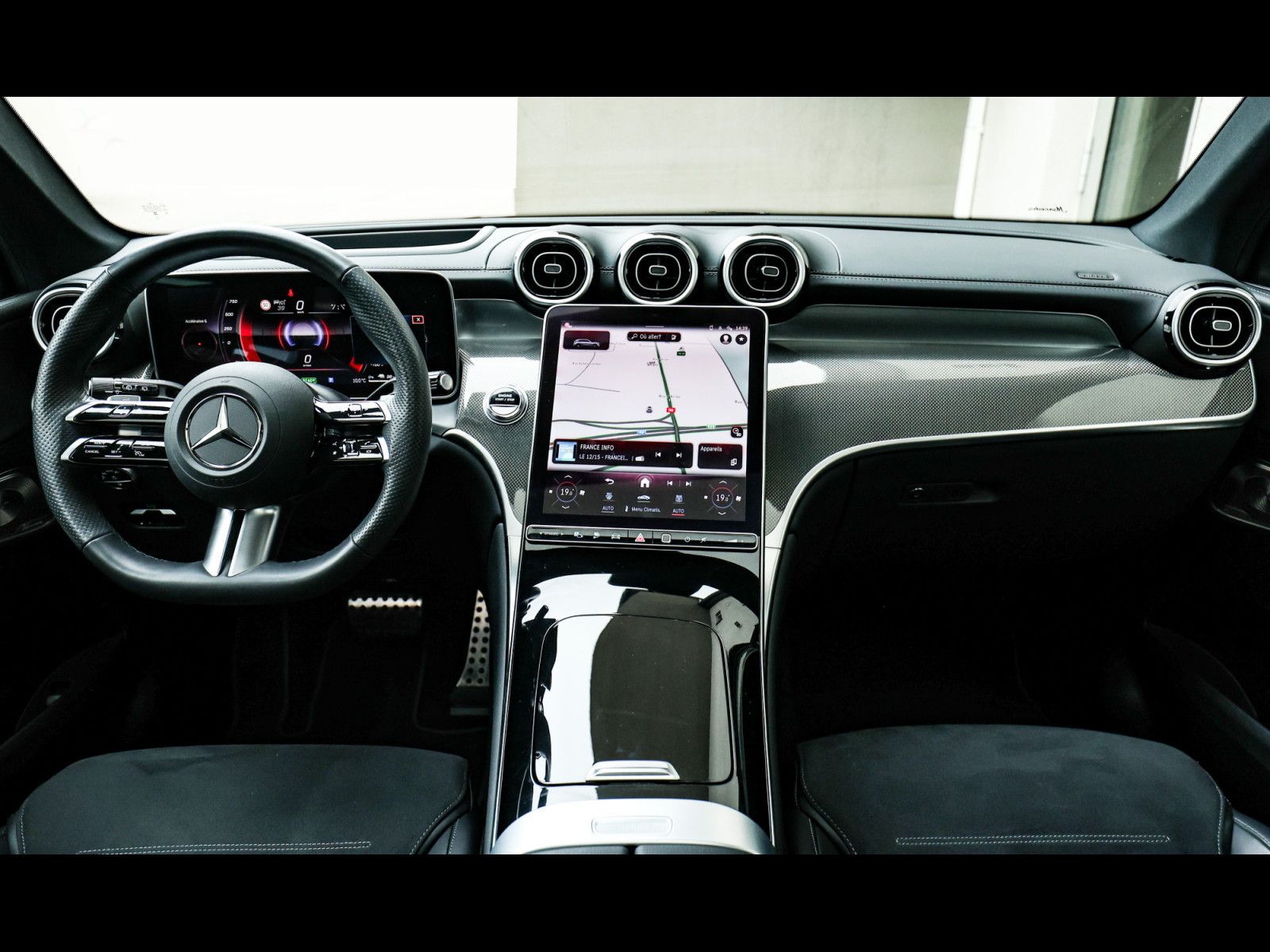 Mercedes-Benz GLC 300  DE AMG 4M°PREMIUM PLUS°BURM°AHK°DISTRO