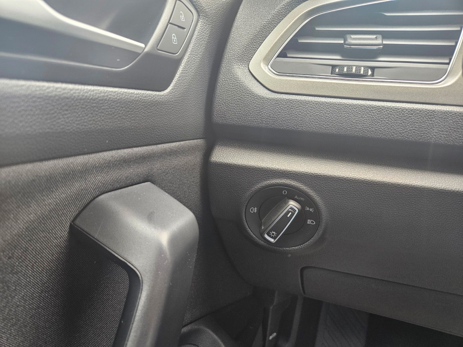 Volkswagen T-Roc 2.0 TDI Style" → "Volkswagen T-Roc 2.0 TDI Style - Samsaru's Car Outlet