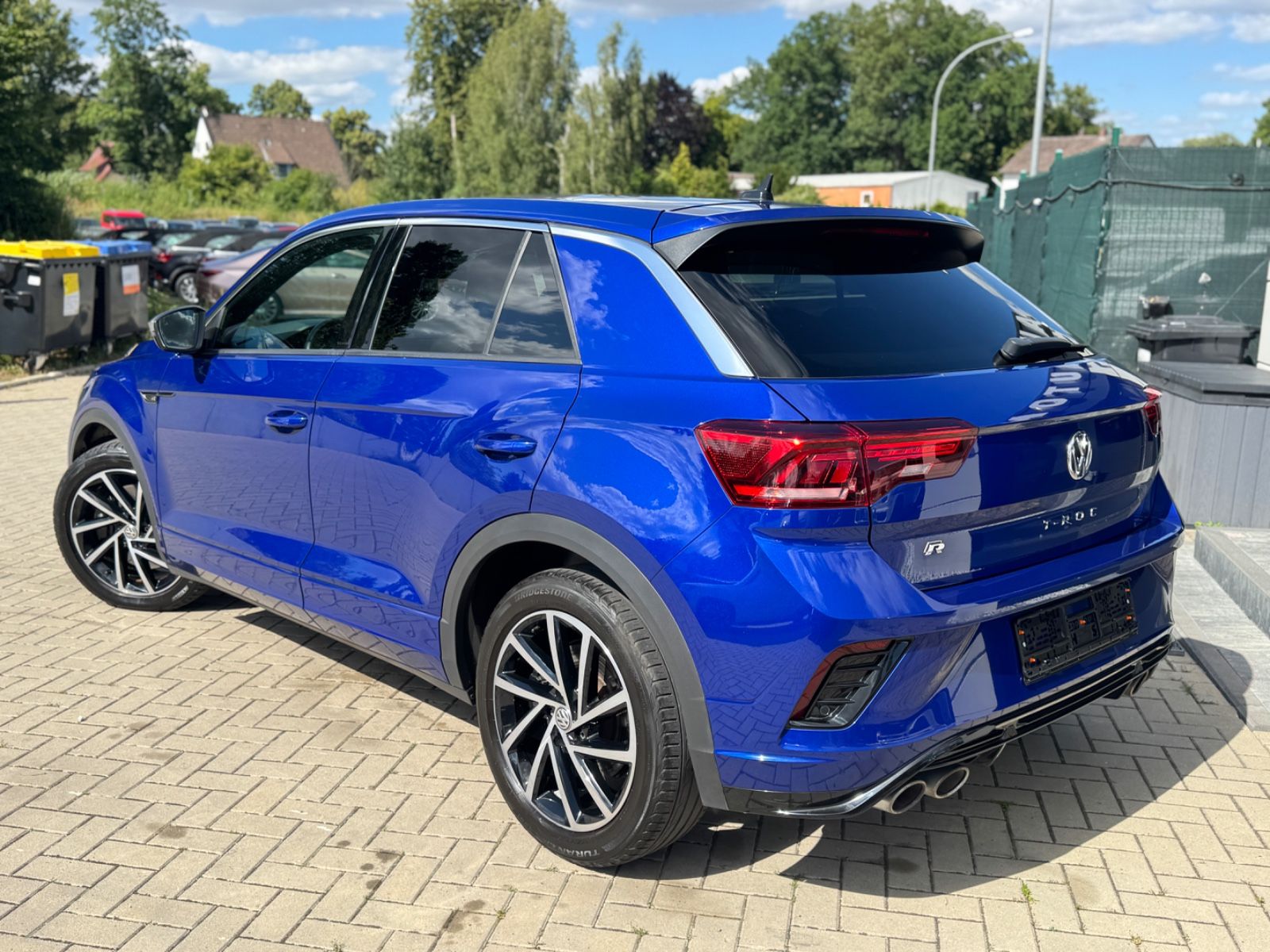 Volkswagen T-Roc R 4Motion - Samsaru's Car Outlet