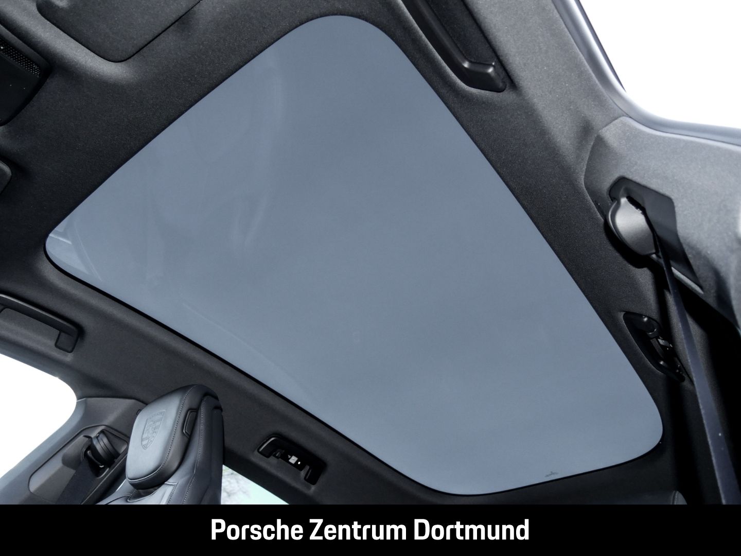 Porsche Taycan Sport Turismo Surround View  Panoramadach